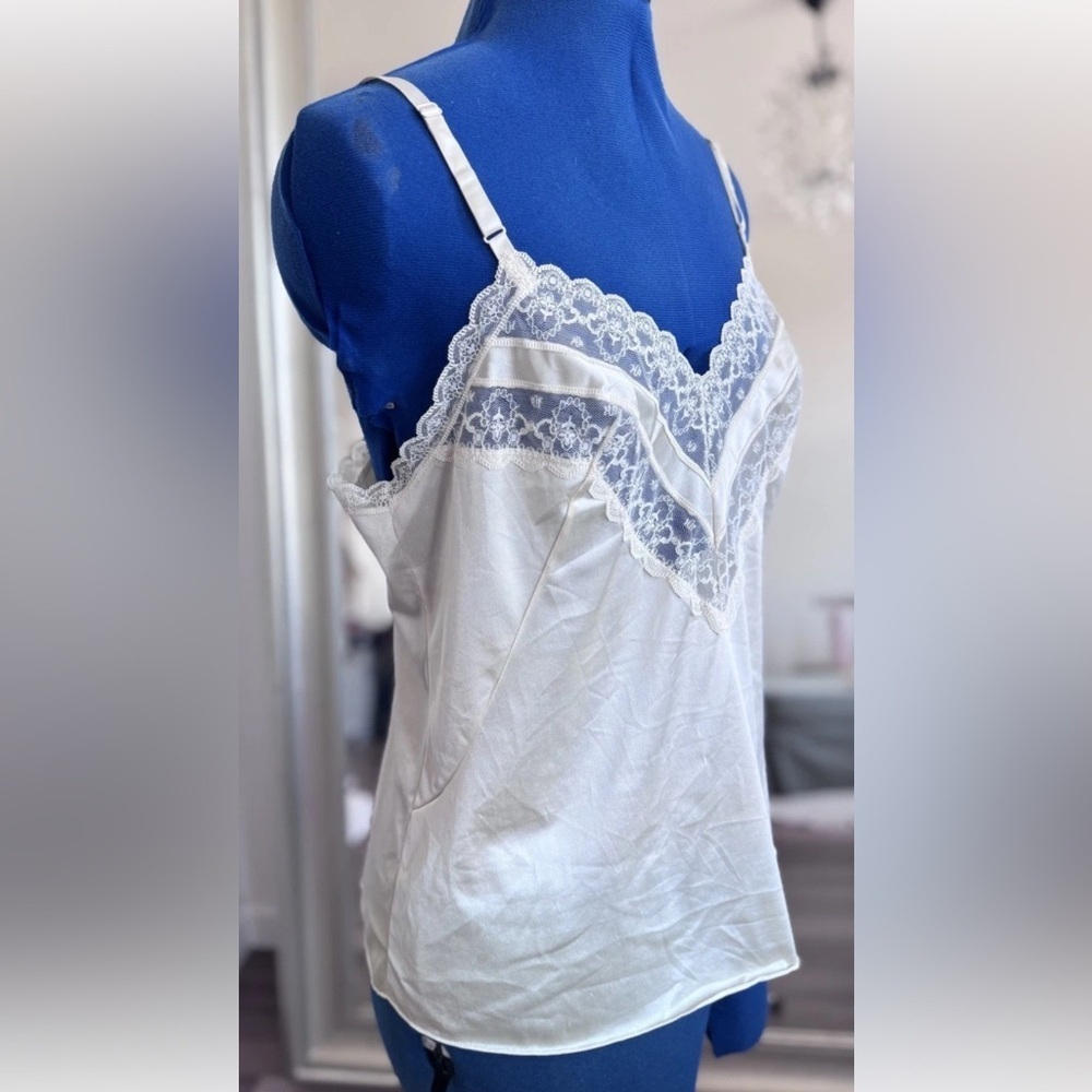 Vintage 70's Vanity Fair Beige Chevron Lace Cami Camisole Slip Top Size 36 *FLAW